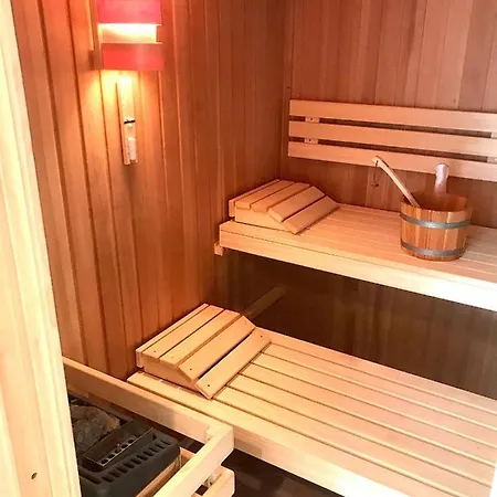 Celeste Met Jacuzzi Nabij Kust * De Haan